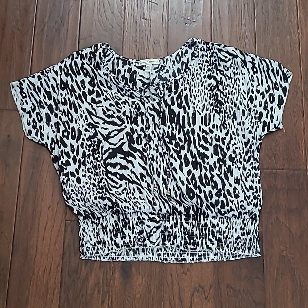 French Laundry Black & White Patterned Top with Smocked Waist size 14/16